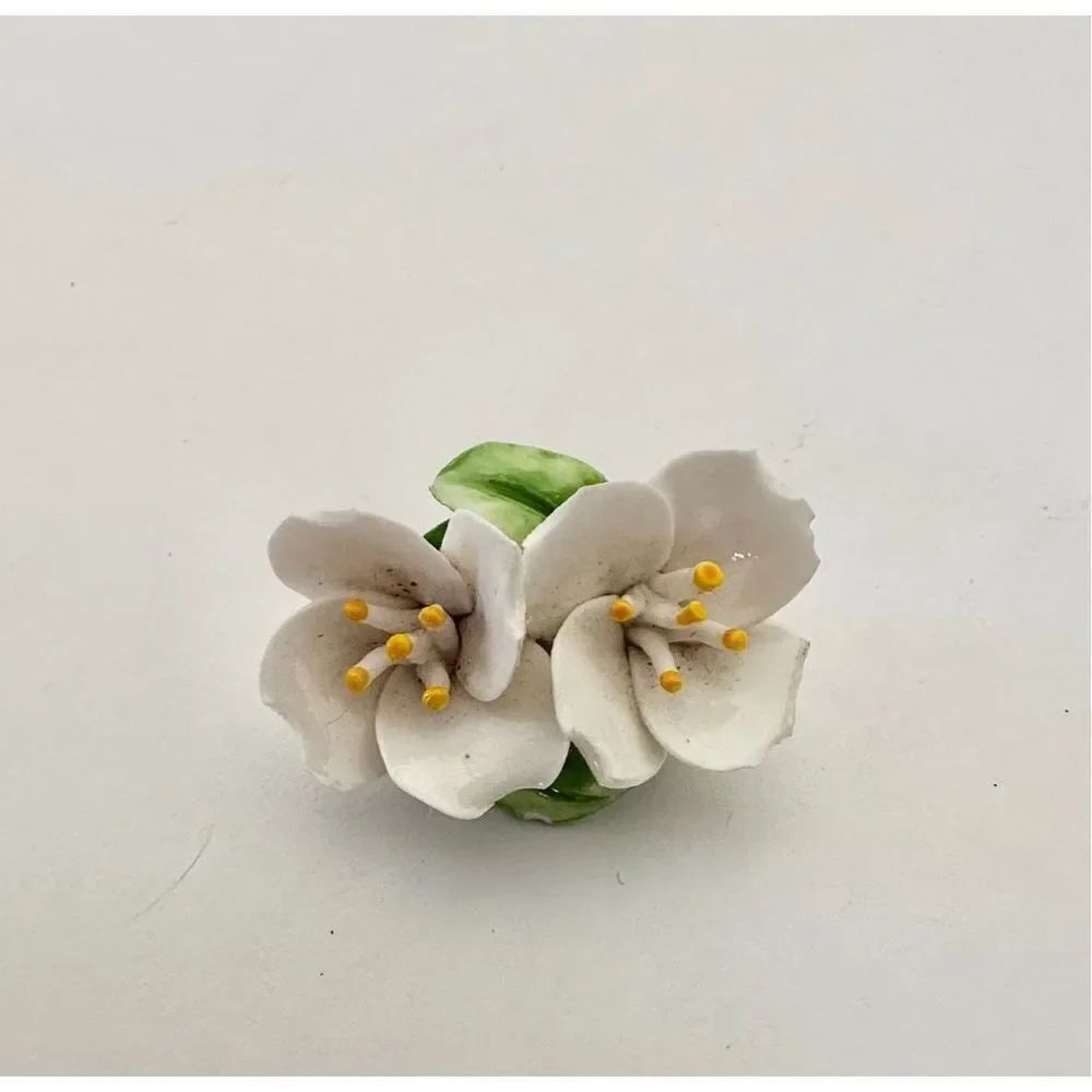 Vintage Denton China apple blossom pin